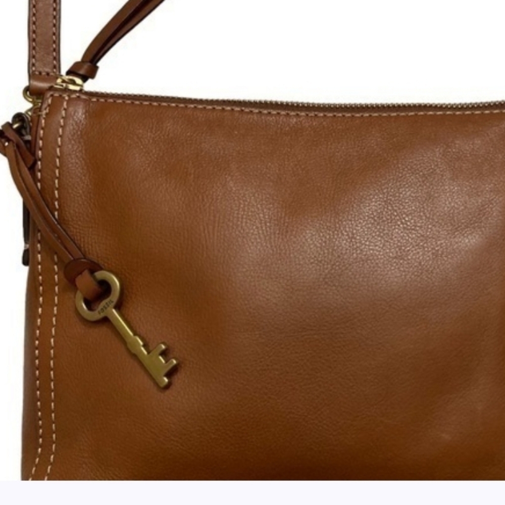 Emma by Fossil Classic Brown Leather Crossbody Purse 8x10 - Picture 3 of 8